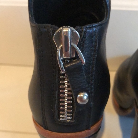 Dolce vita leather heeled bootie. Gorgeous. EUC! - Picture 5 of 10